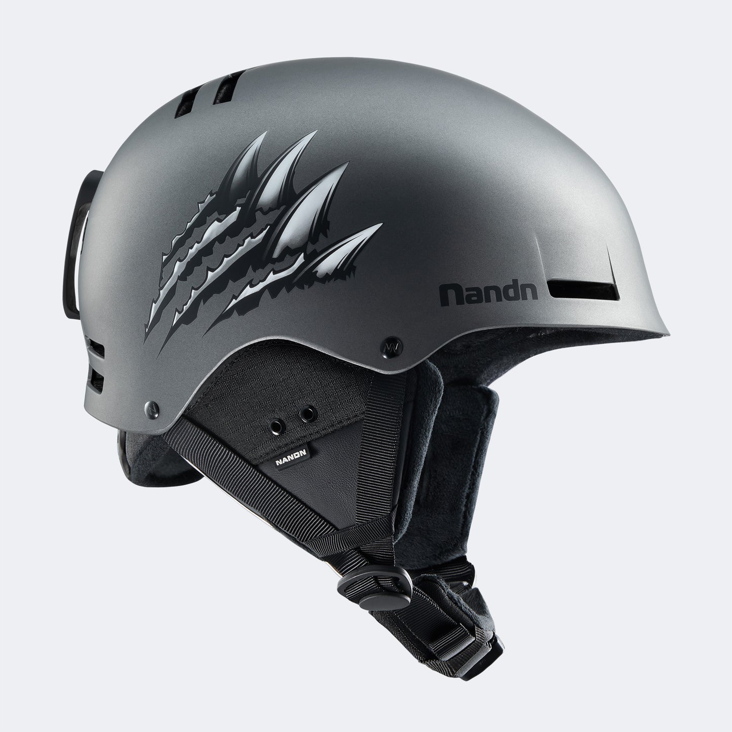 Small brim warm and shockproof ski helmet NT30