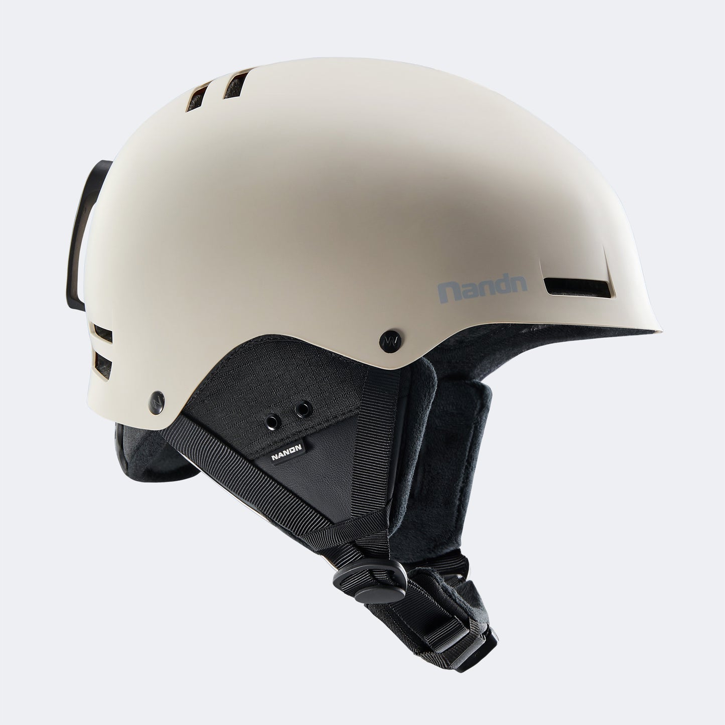 Warm and impact-resistant ski helmet NT30II
