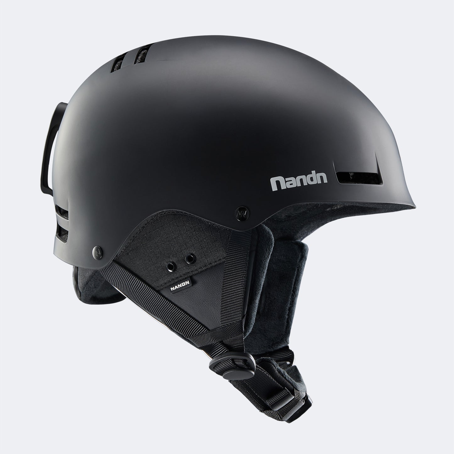 Warm and impact-resistant ski helmet NT30II