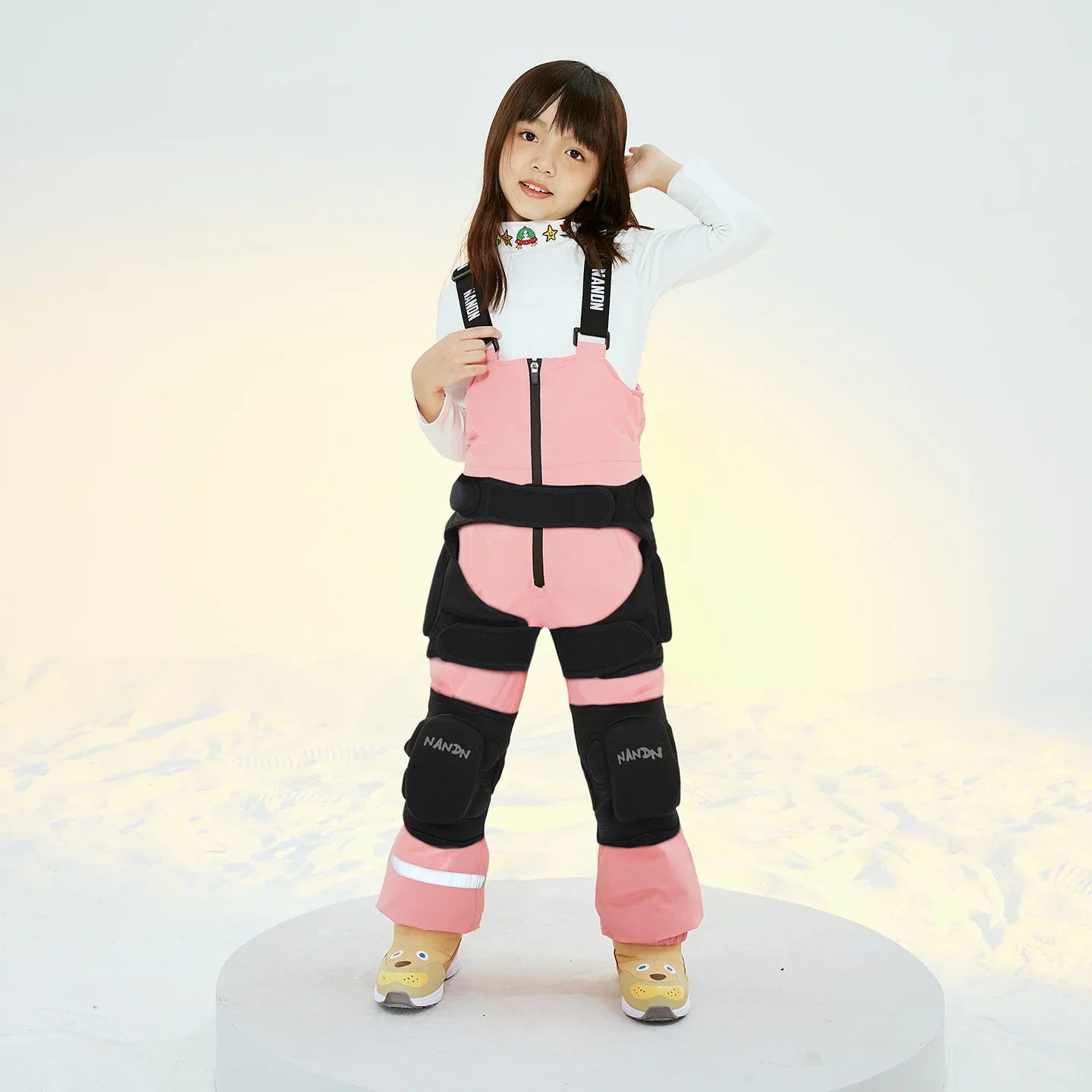 Protections hanches et genoux NANEND pour enfants, résistantes aux chutes, à usure rapide et avec rembourrage épais. 