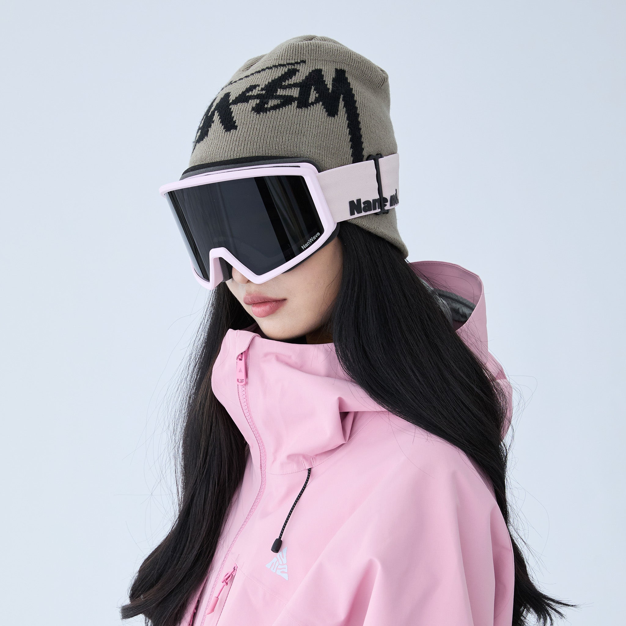 Lightweight, replaceable foam women's ski goggles NG25