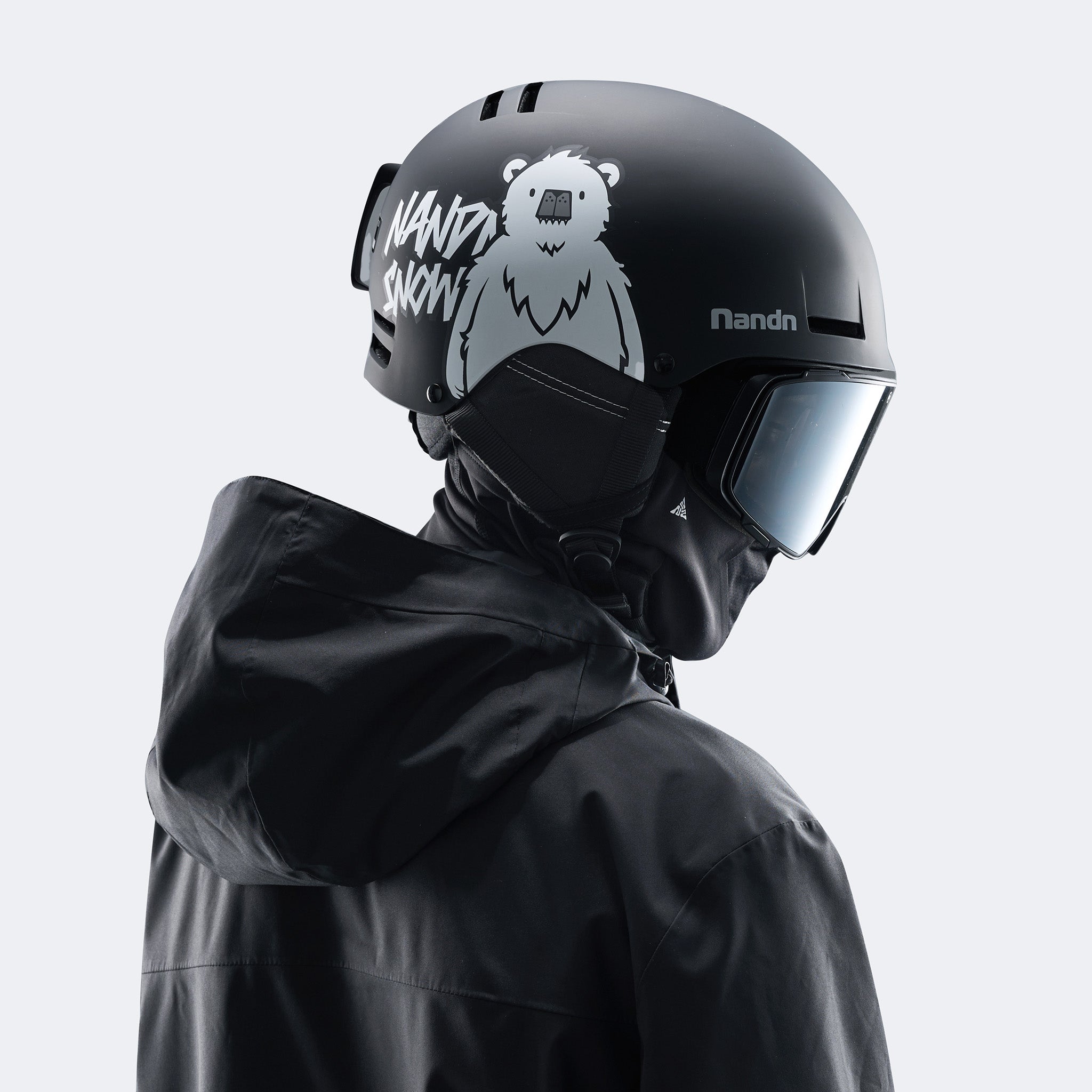 Small brim warm and shockproof ski helmet NT30