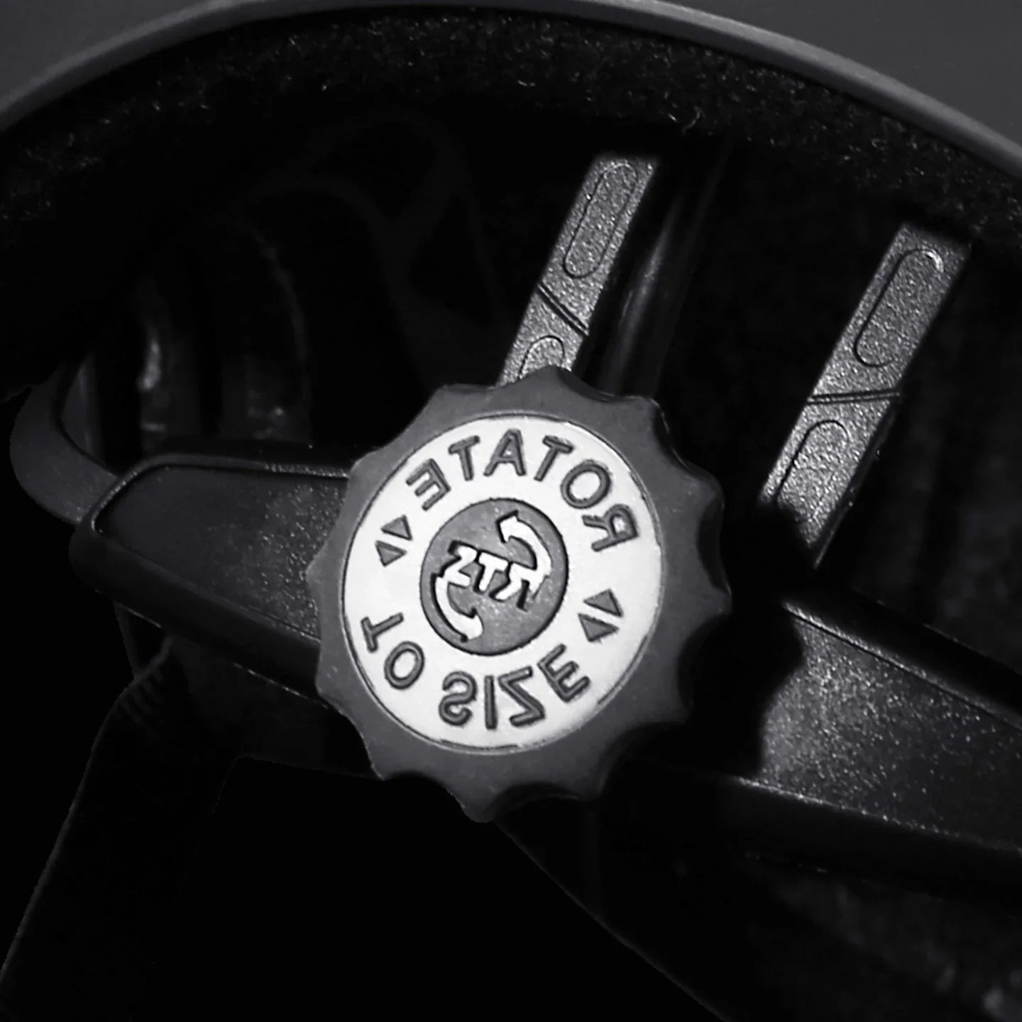 NANEND Small brim warm and shockproof ski helmet NT30