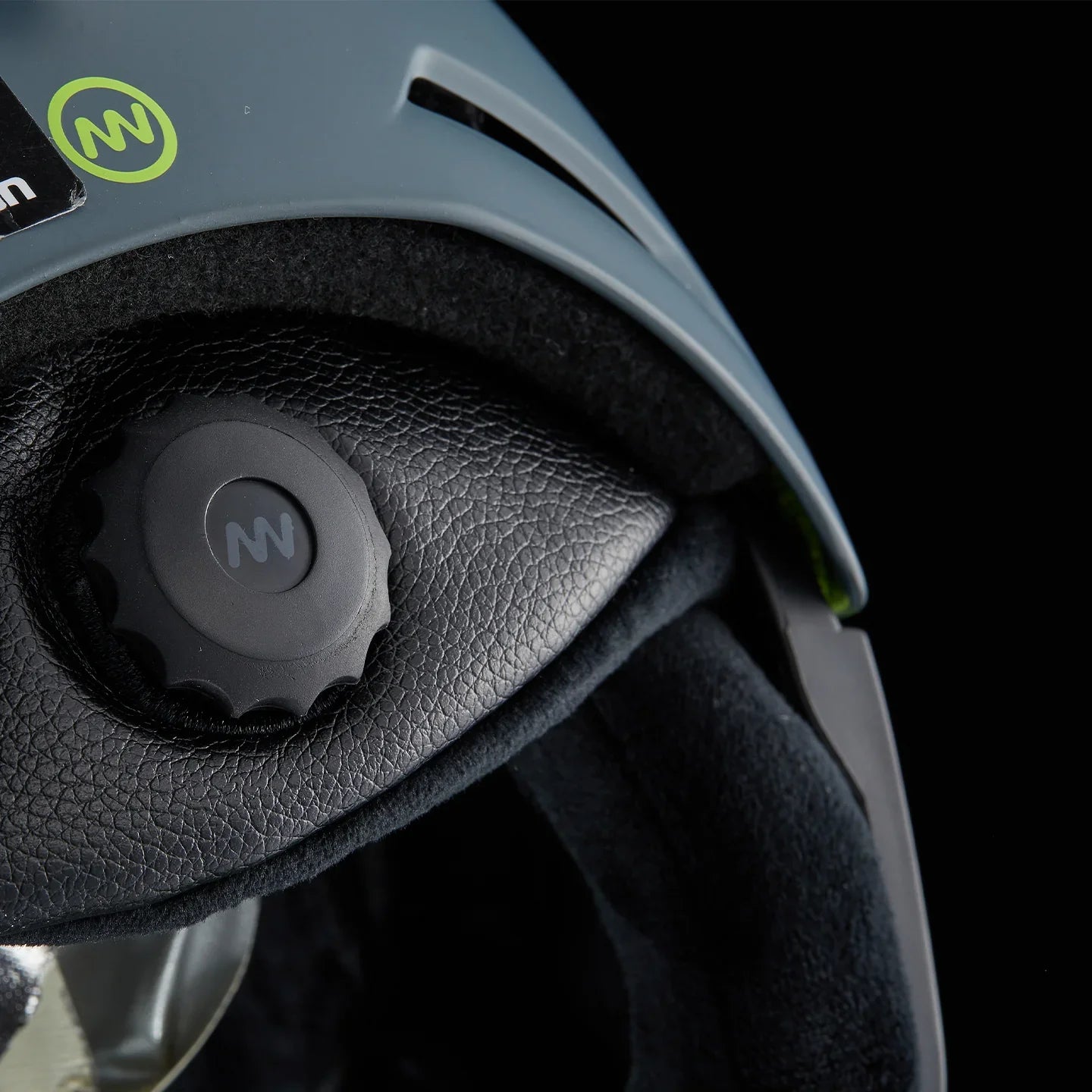 NANEND MIPS Carbon Fiber Ski Helmet NT32mips