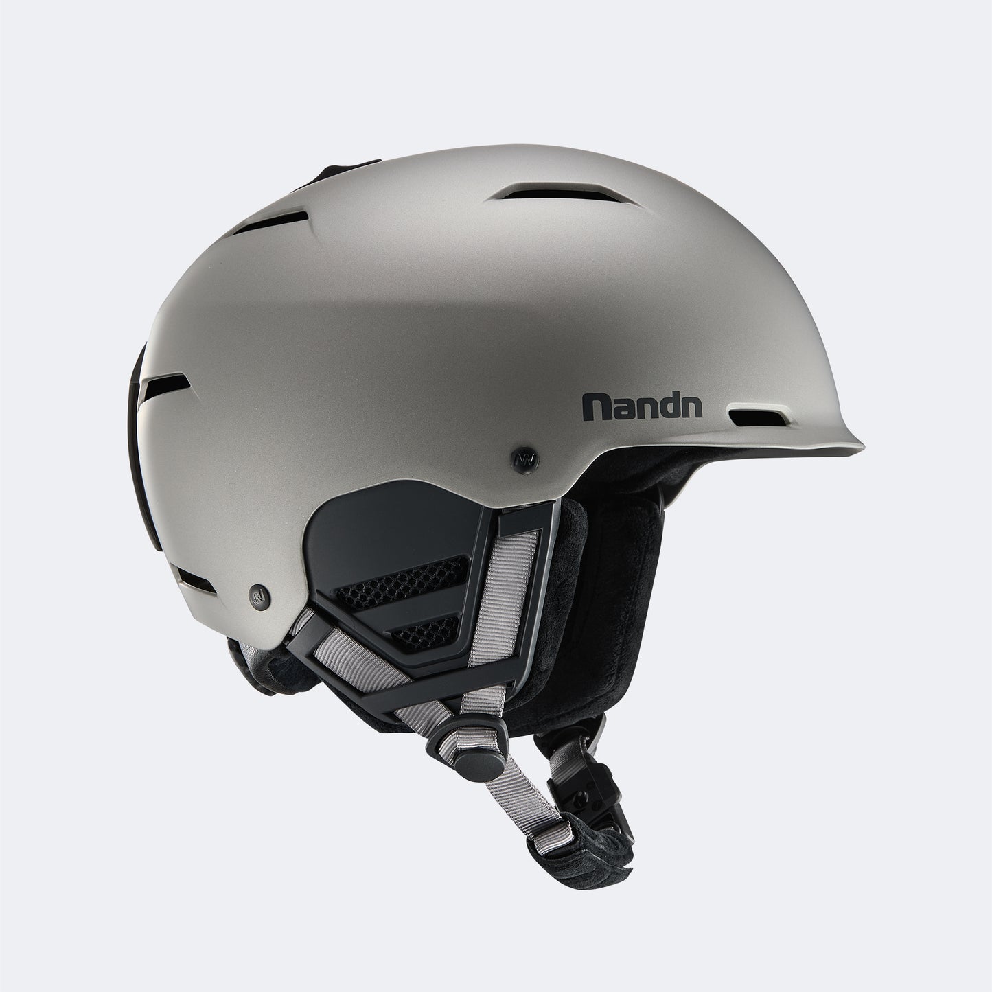 Adjustable ventilated ski helmet NT32