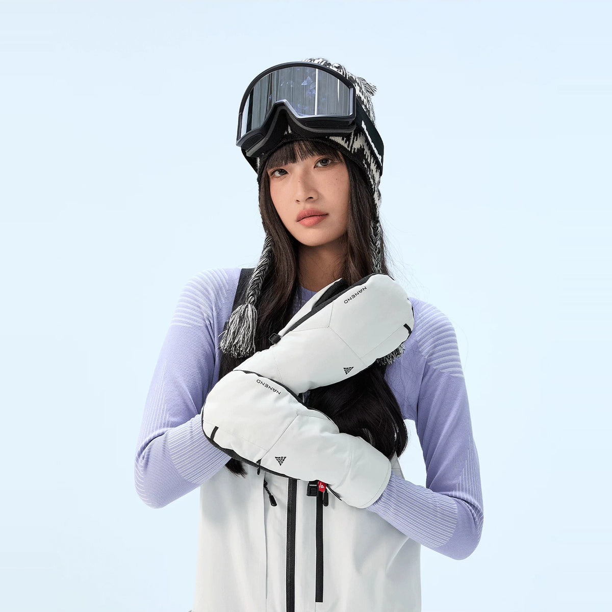 Model wearing Peak White NANEND PrimaLoft® Professional waterproof ski mittens (Peak White)