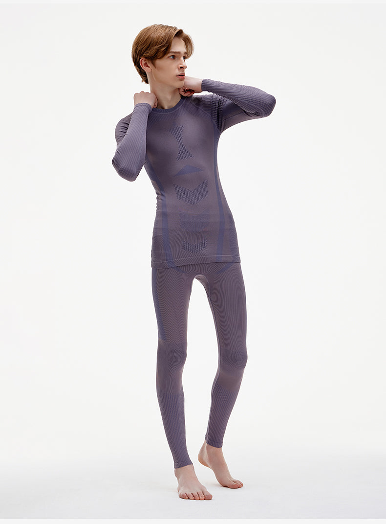 La biancheria intima da sci ad asciugatura rapida comprime i muscoli, assorbe l'umidità, trasporta il sudore e si asciuga rapidamente 