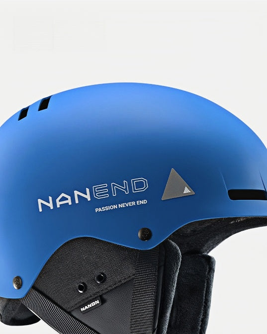 Blue kids ski helmet with NANEND logo – NANEND