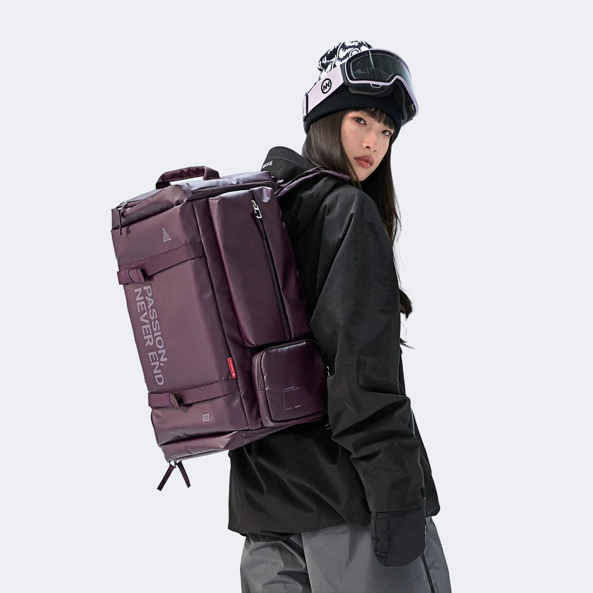 30L Multifunctional Ski Backpack with Wet/Dry Separation Compartment