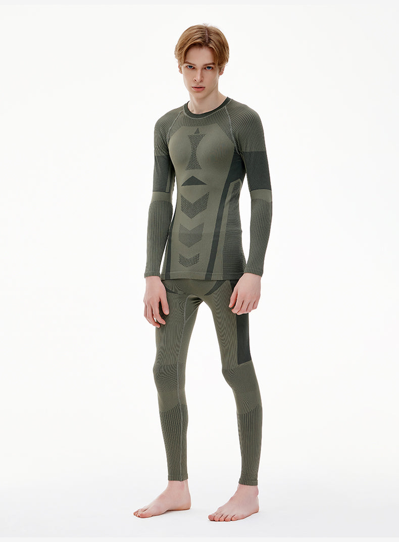 La biancheria intima da sci ad asciugatura rapida comprime i muscoli, assorbe l'umidità, trasporta il sudore e si asciuga rapidamente 