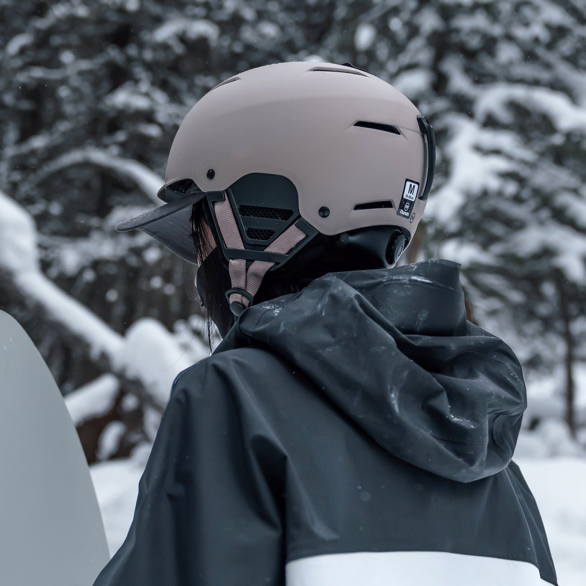 Adjustable ventilated ski helmet NT32 - NANEND