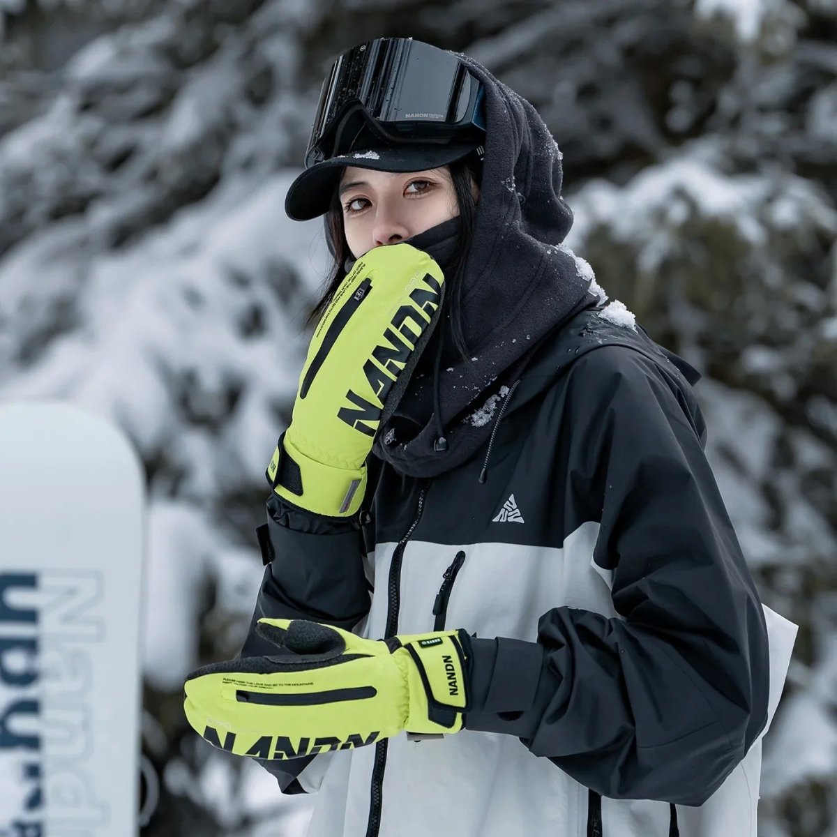 NANEND Professional ski gloves with built - in wrist protection and waterproof design - NANEND