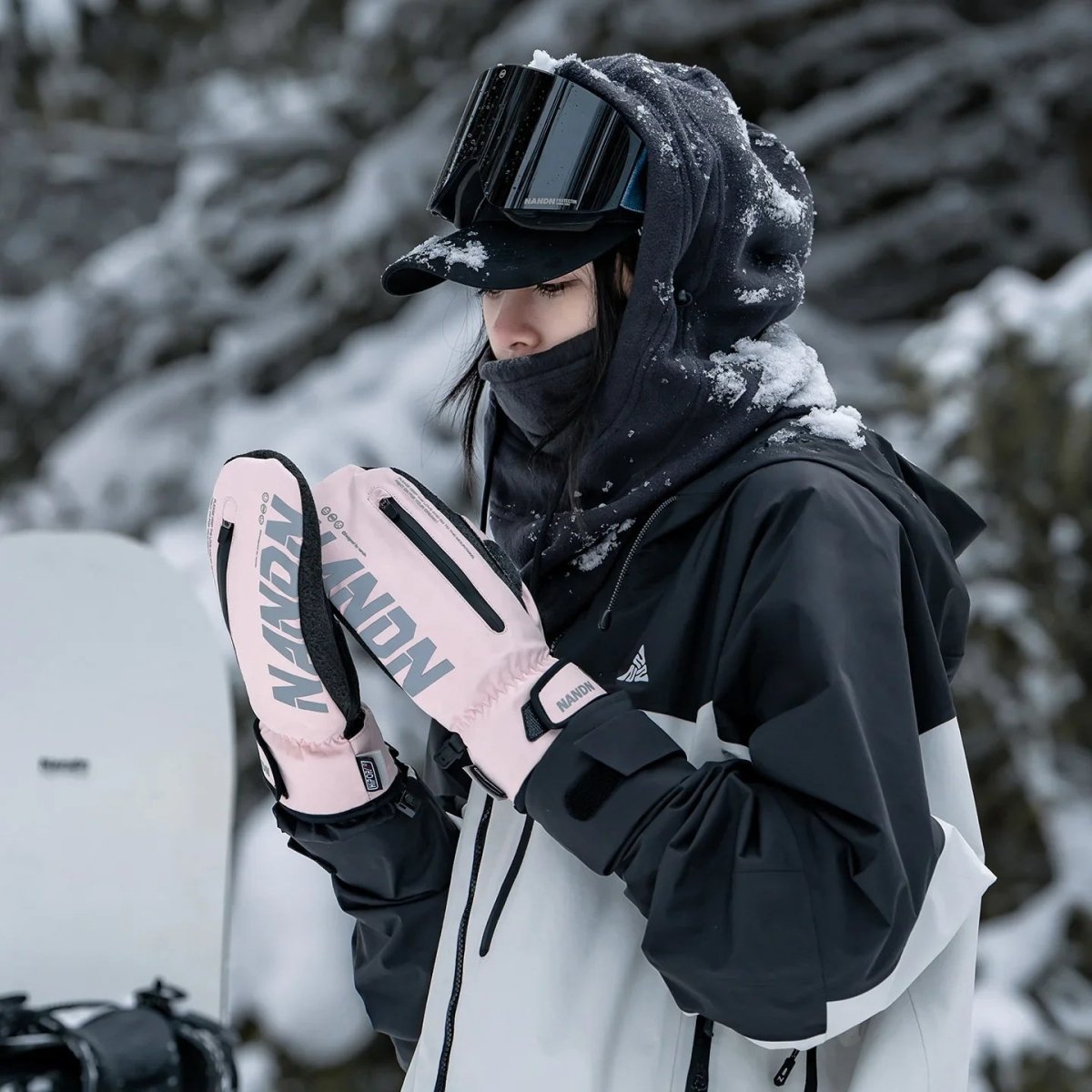 NANEND Professional ski gloves with built - in wrist protection and waterproof design - NANEND