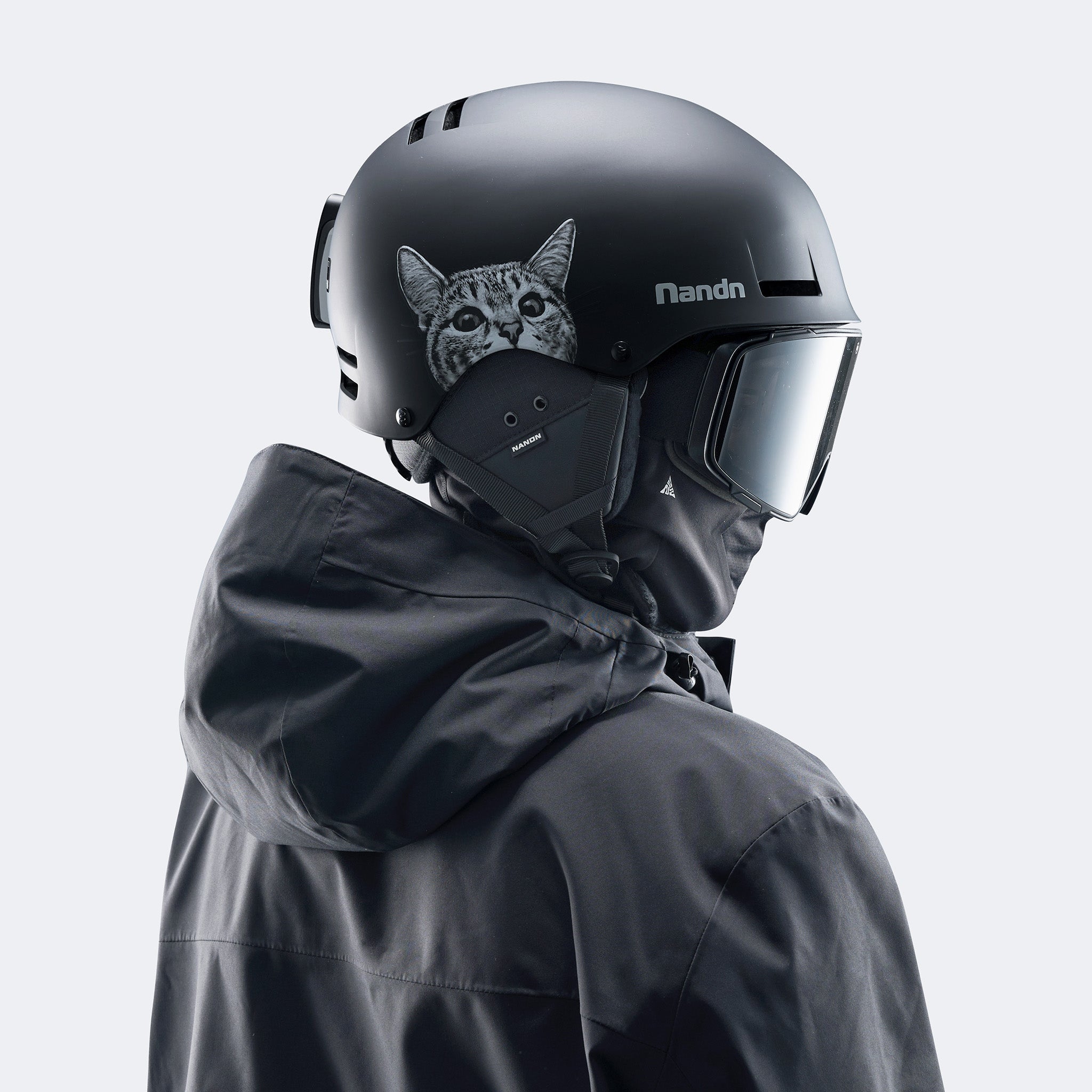NANEND Small Brim Ski Helmet NT30 - Warm and Shockproof